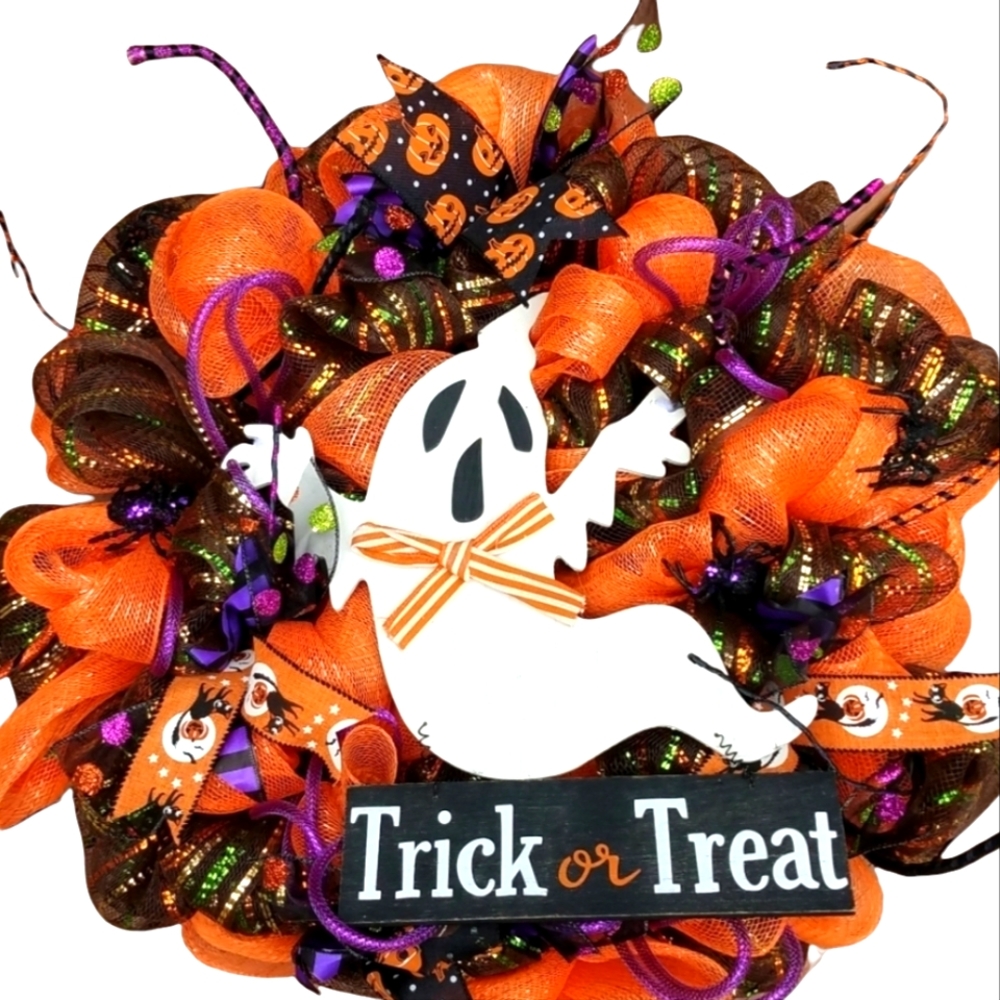 TRICK OR TREAT HALLOWEEN GHOST 👻 DECO MESH WREATH